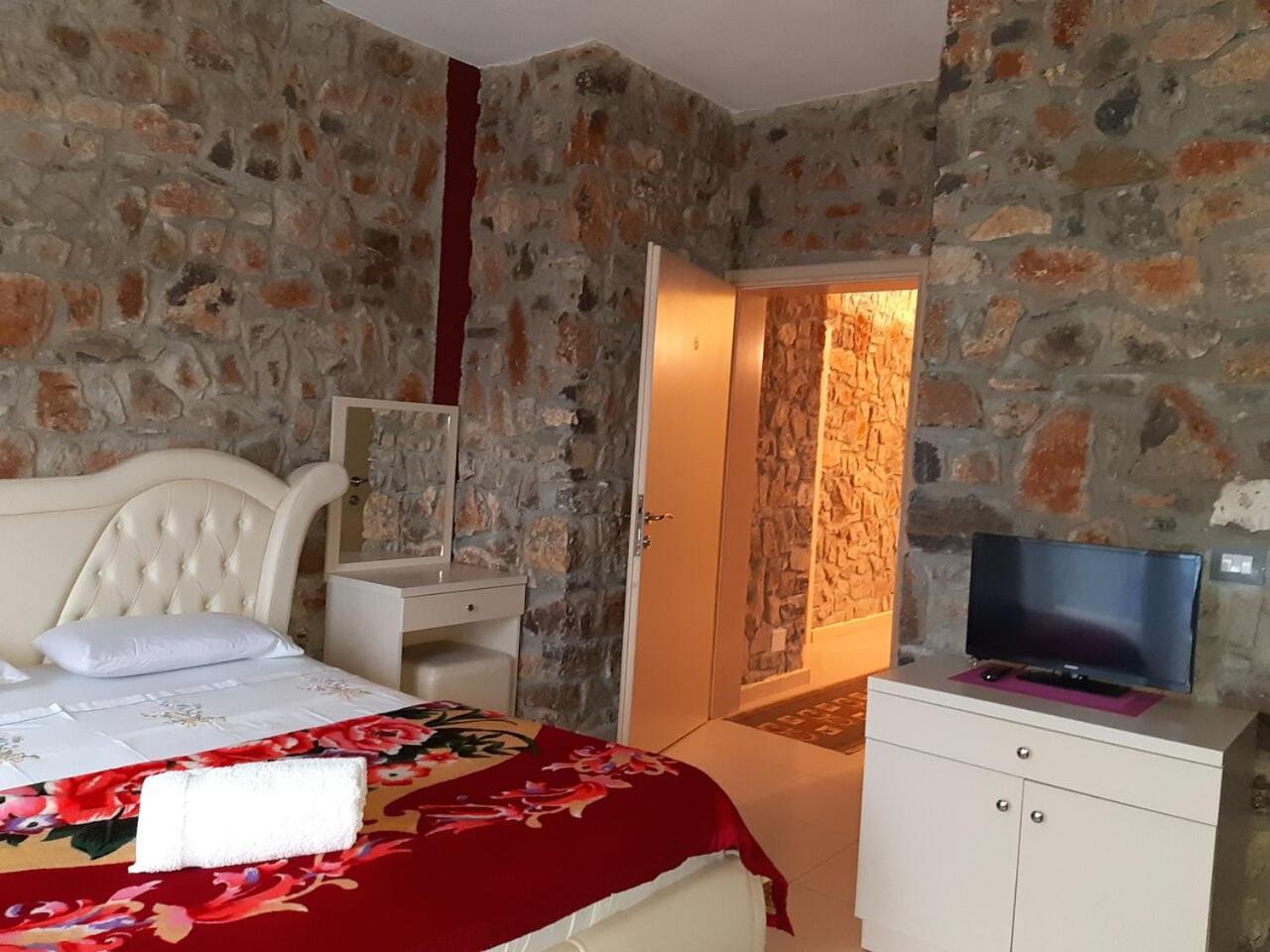 Hotel Villa Stone Dream Bar Restaurant Udenisht Extérieur photo