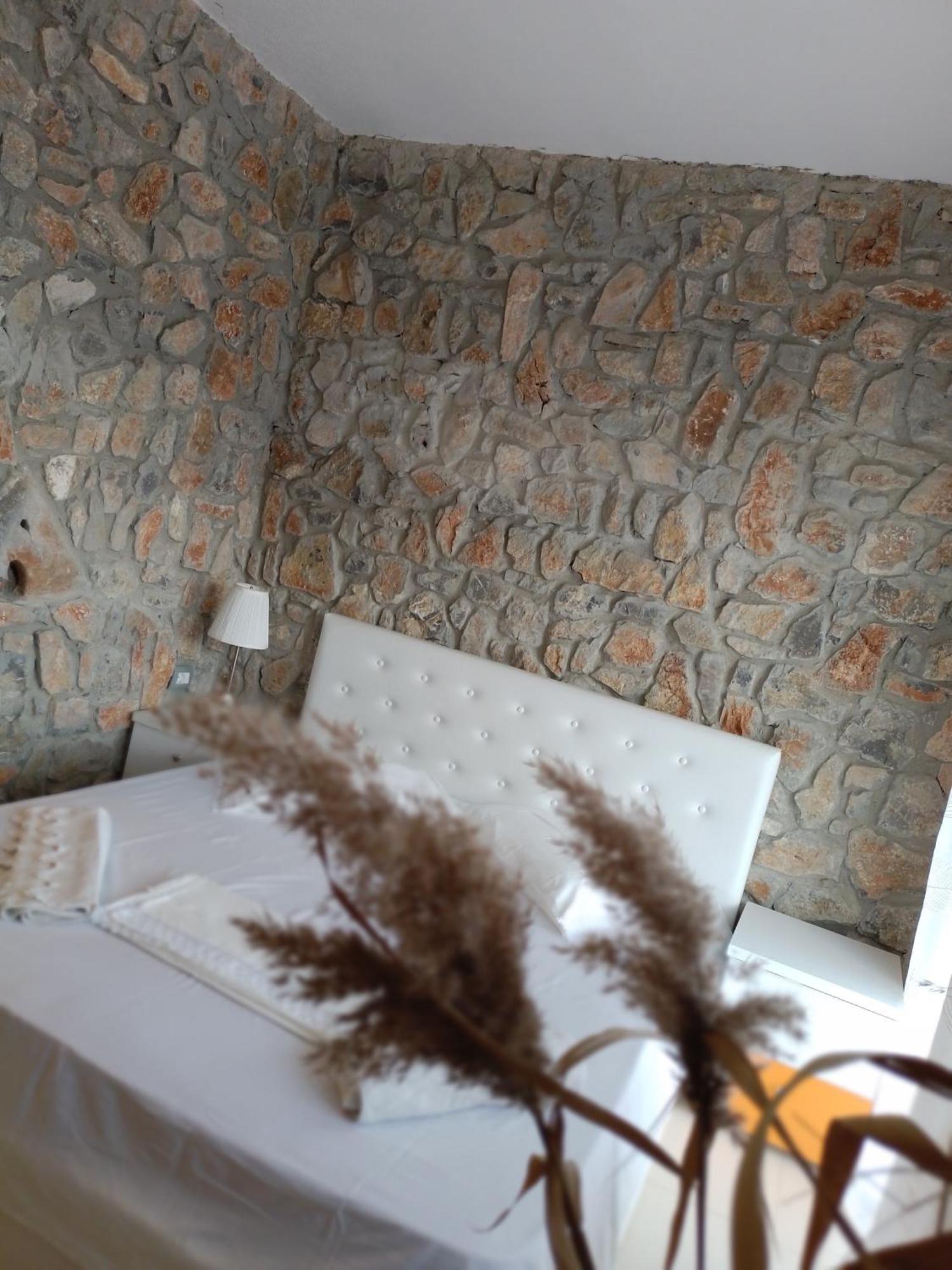 Hotel Villa Stone Dream Bar Restaurant Udenisht Extérieur photo